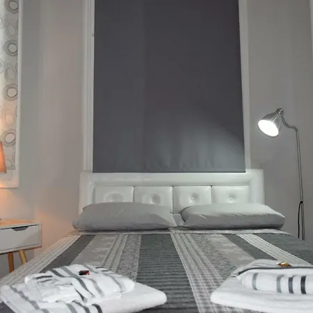 Apartament Megaron11 *