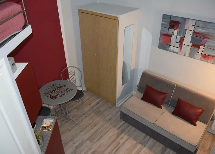 Apartment Megaron11 *