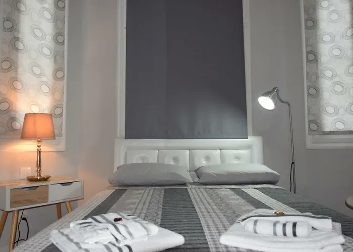 Apartment Megaron11 *