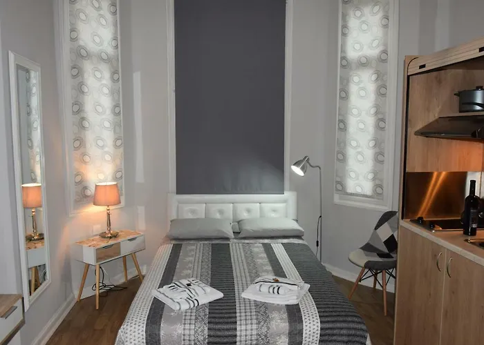 Apartment Megaron11 *